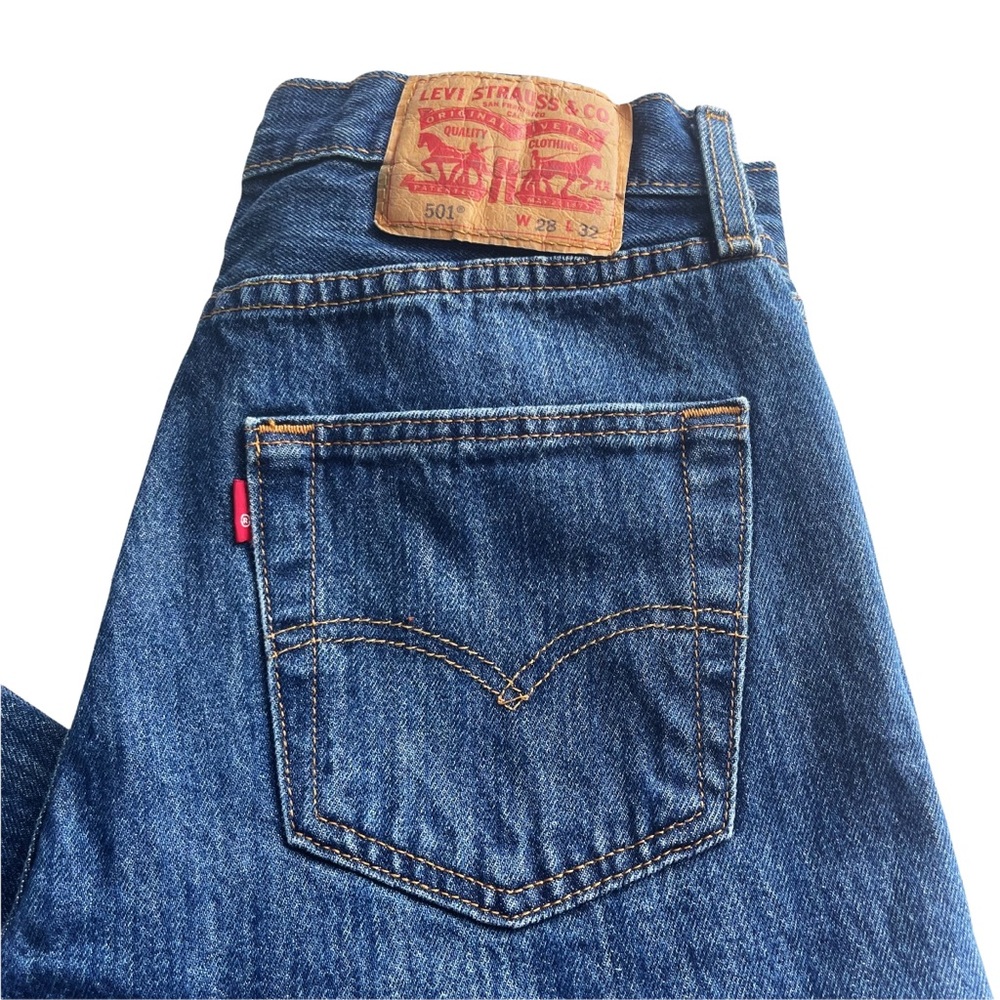 Levis 501 Jeans Button fly small 28 x 32 Cotton EUC Single R Trademark 5 Pockets